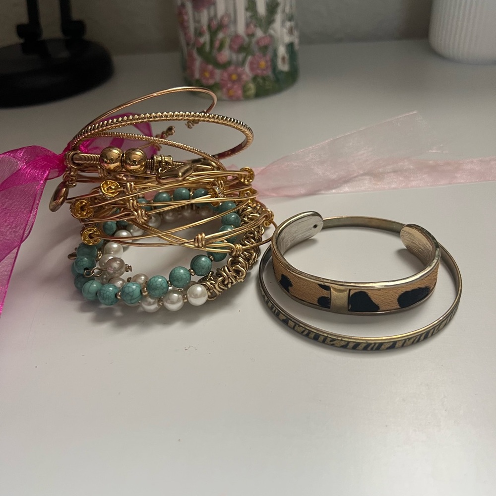 Elegant Gold and Turquoise Bracelet Set
